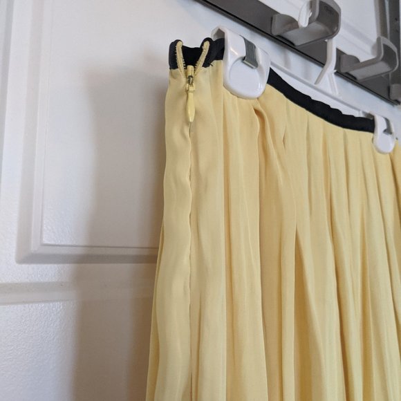 Zara Butter Yellow Pleated Midi Skirt - Picture 3 of 7